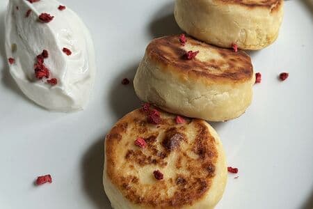 Творог, мука, яйцо куриное, сметана